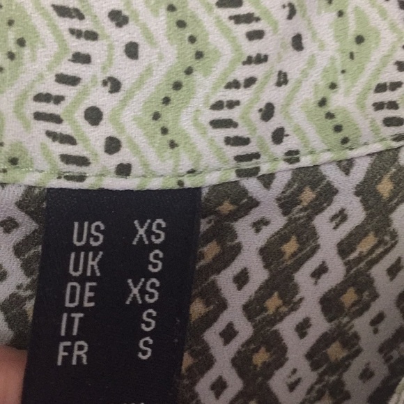 Du Jour Women’s Bell Sleeves Blouse - Picture 5 of 9